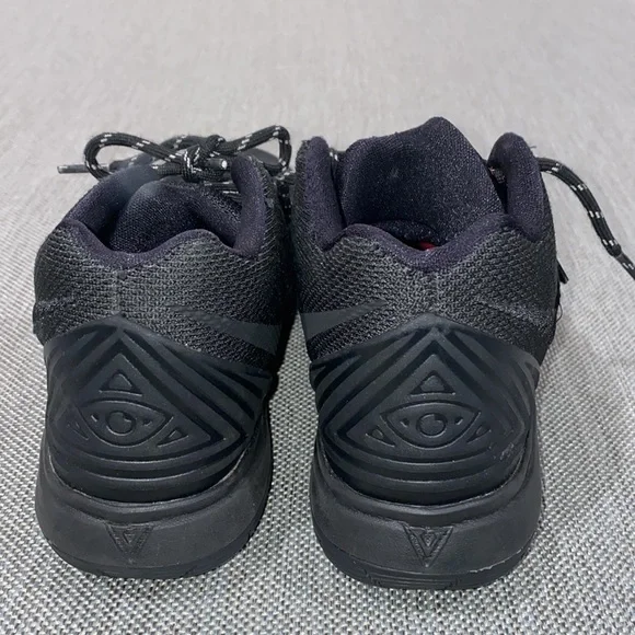 Nike Kyrie 5 red carpet youth size 3Y boy’s black basketball shoes sneakers - Picture 5 of 8